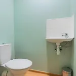 2 Bedroom Near Metro & Shops Ρουμπαί