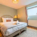 2 Bedroom Near Metro & Shops Διαμέρισμα Ρουμπαί