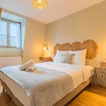 Διαμέρισμα 2 Bedroom Near Metro & Shops Ρουμπαί