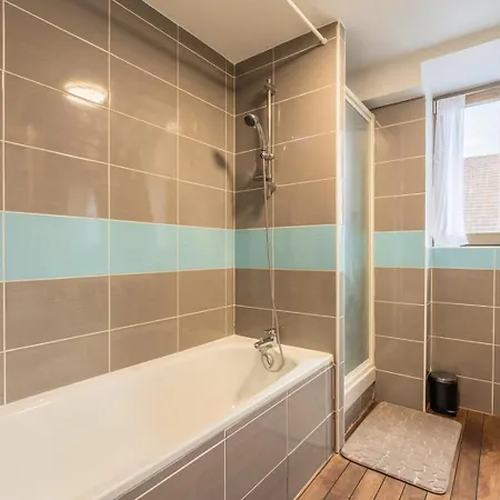 Appartement 2 Bedroom Near Metro & Shops *